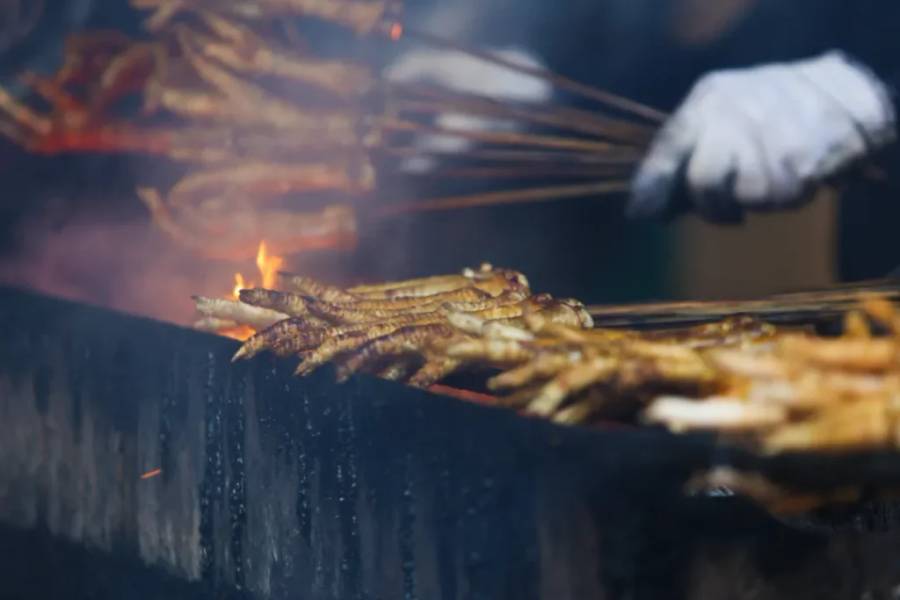 Chân gà nướng - Món ăn mùa đông Hà Nội

