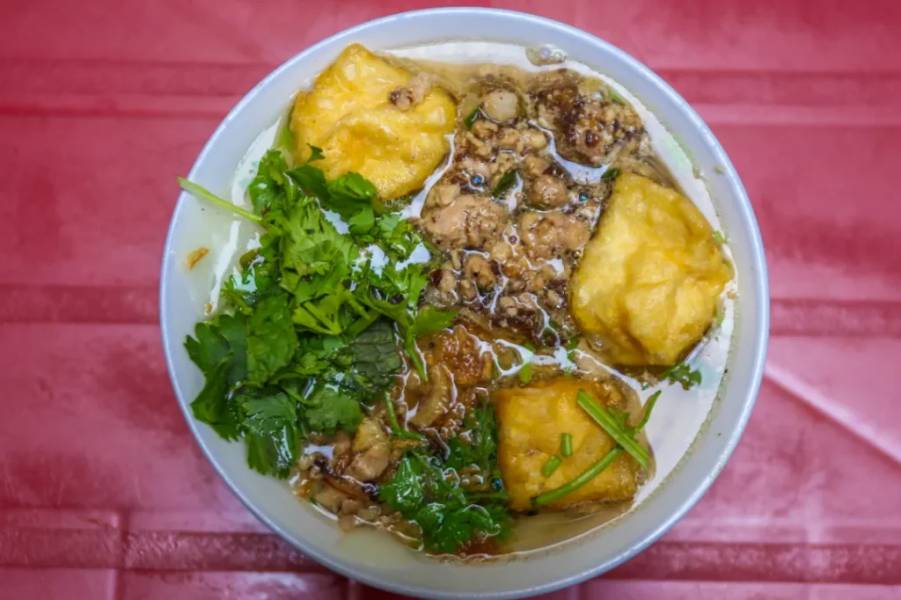 Bánh đúc nóng - Món ăn mùa đông Hà Nội
