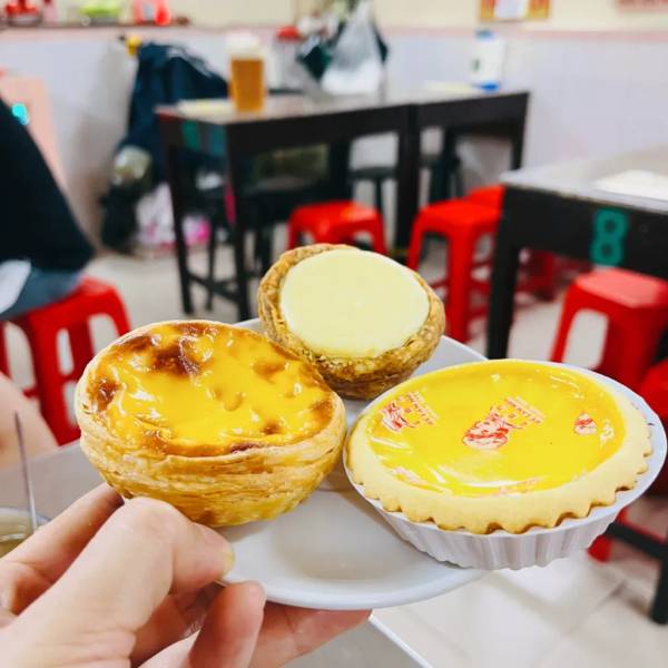 Bánh tart trứng Bồ Đào Nha và bánh tart phô mai ngàn lớp tại Hỷ Lâm Môn
