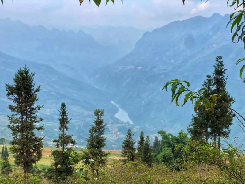 hướng nhìn về thung lũng sông
