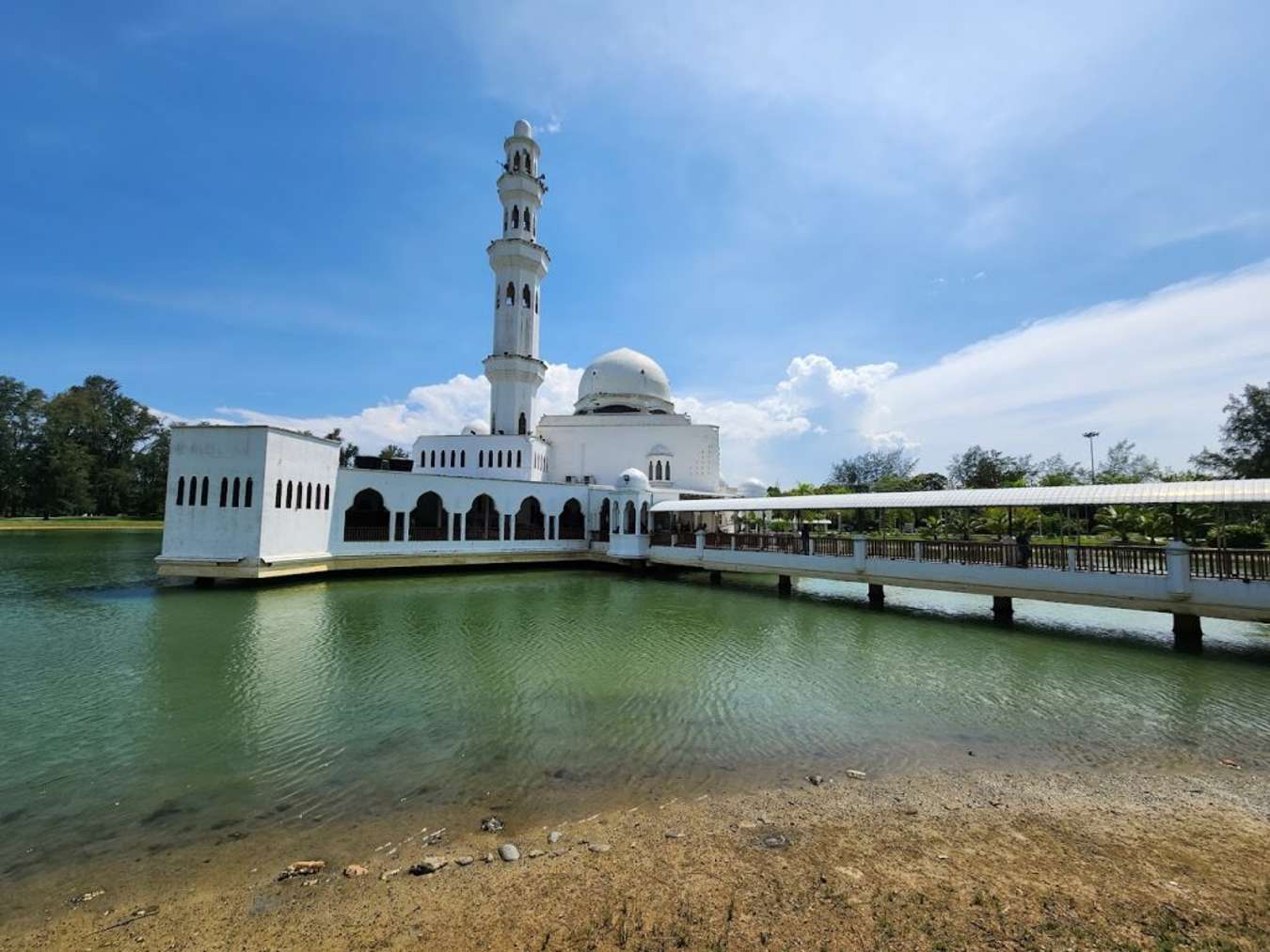 Masjid Tengku Tengah Zahara (Masjid Terapung)