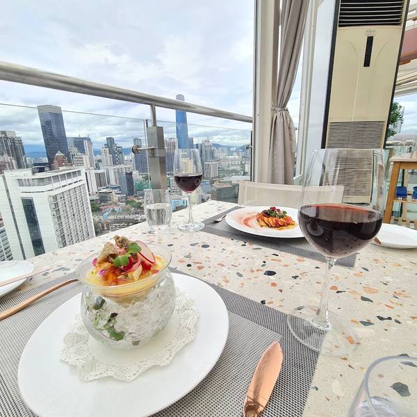 Makan & Lounge Cielo Sky