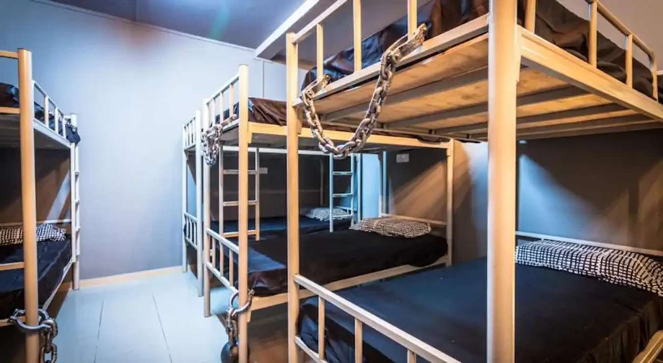 10 Best Cheap Hotel in Singapore for Hooligans to Watch Br*n* M*rs