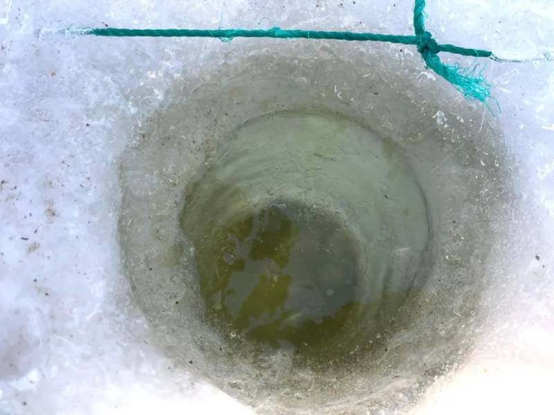 Các lỗ băng được ban tổ chức khoan sẵn 