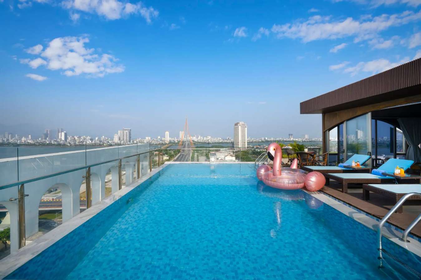 Gold Plaza Hotel Da Nang Swimming Pool