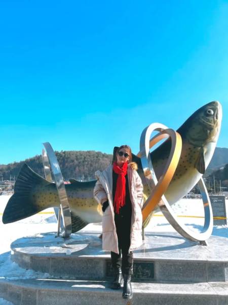 lễ hội câu cá hồi trên băng Hàn Quốc