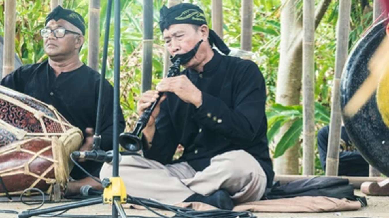 Nama Alat Musik Tiup: Panduan Lengkap - LKomBis