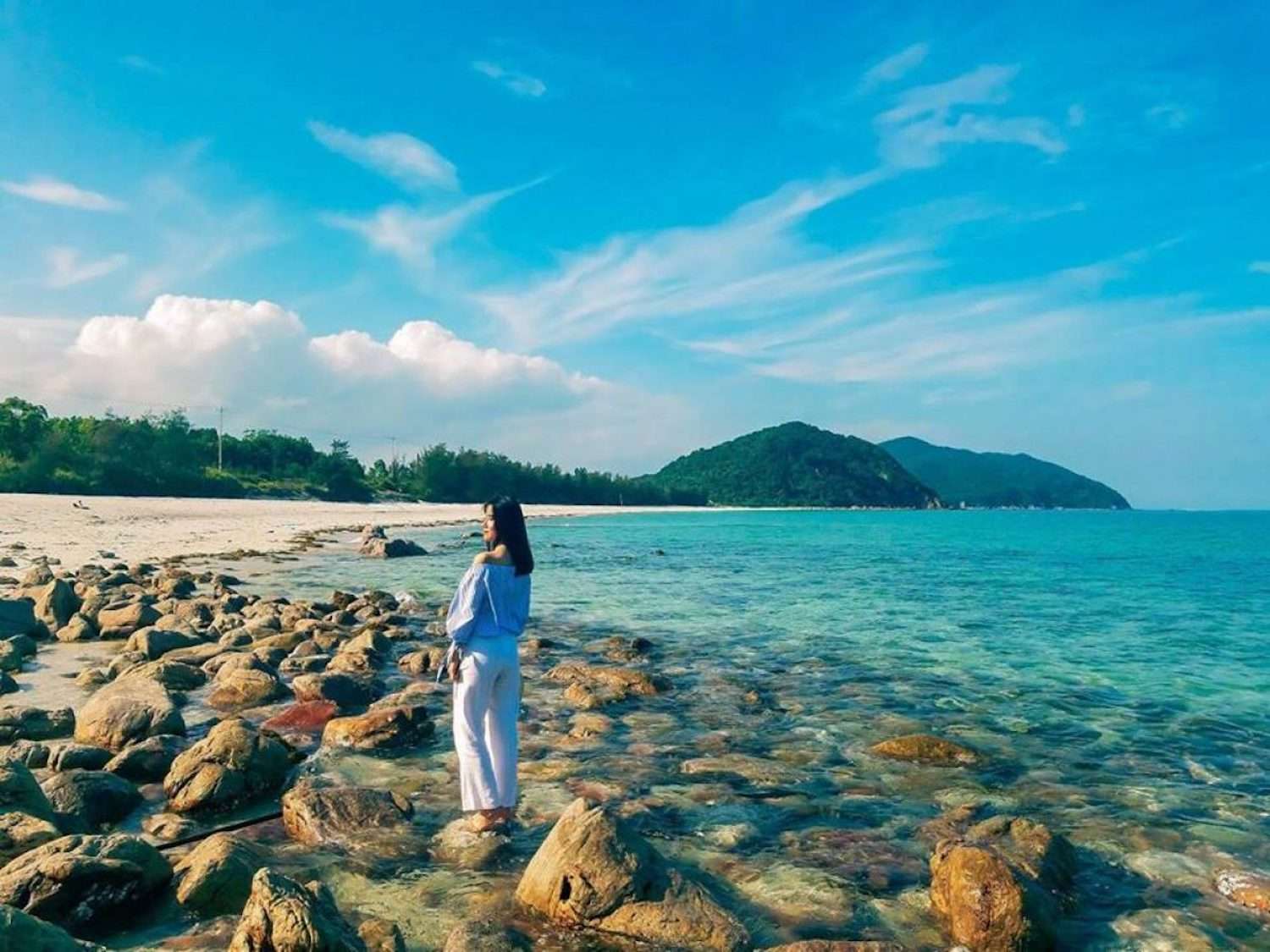 Bãi tắm Minh Châu - Khám phá “hòn ngọc quý” của Quảng Ninh