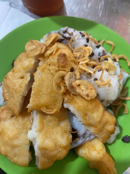 Bánh cuốn chả mực, món ăn phải thử khi đến đảo Cô Tô