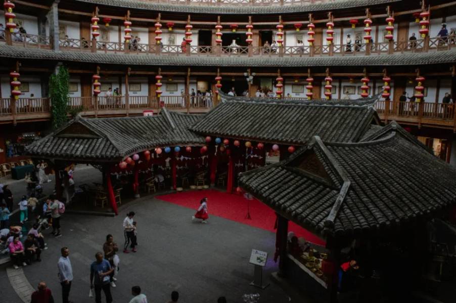 Sân trong của thổ lâu