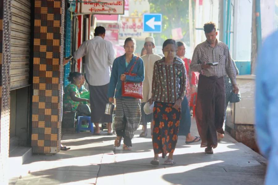 Khám phá Yangon dòng người tất bật vào buổi sáng
