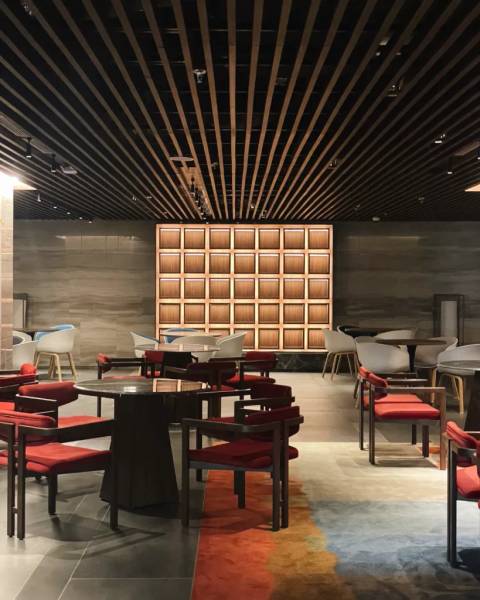 Không gian nhà hàng, cafe đều có thiết kế đẹp