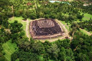 Mengungkap Keajaiban Candi Borobudur: Petualangan Spiritual di Jantung Jawa Tengah, Travel Bestie