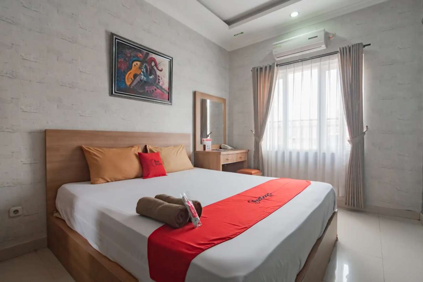 RedDoorz near Gedung Sate 2 - Bedroom