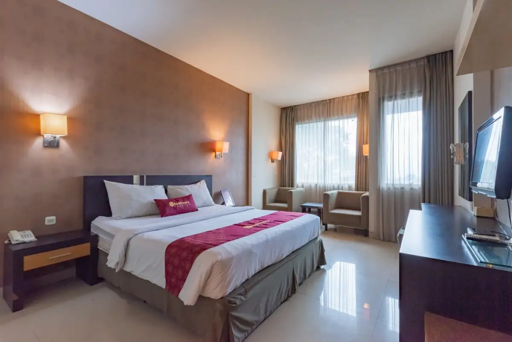 RedDoorz Premium near Paris Van Java Mall - Bedroom