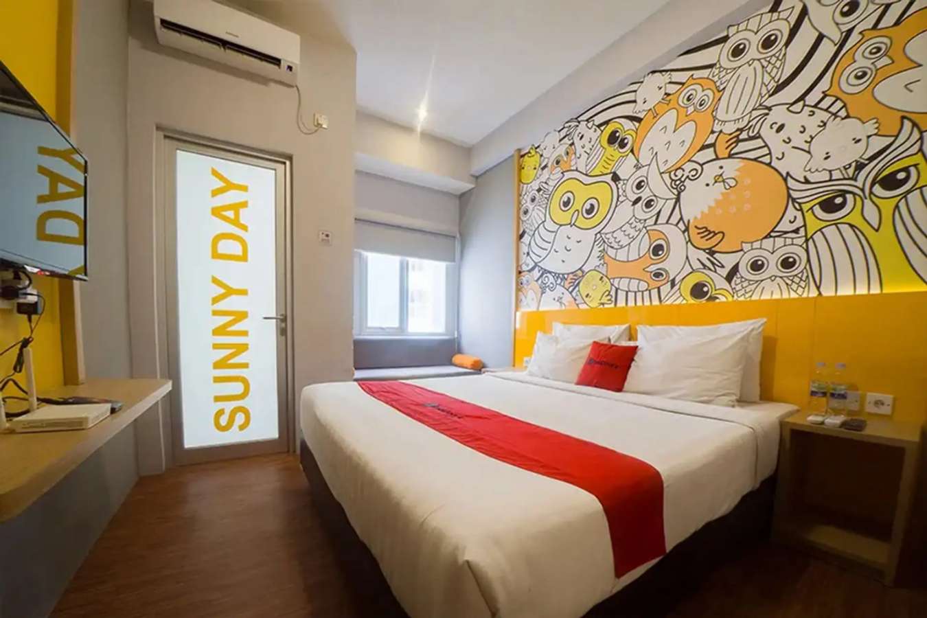 Bedroom - RedDoorz Apartment near Bundaran Satelit Surabaya 2