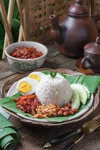 Senarai Tempat Makan Best di Sepang!, Traveloka MY