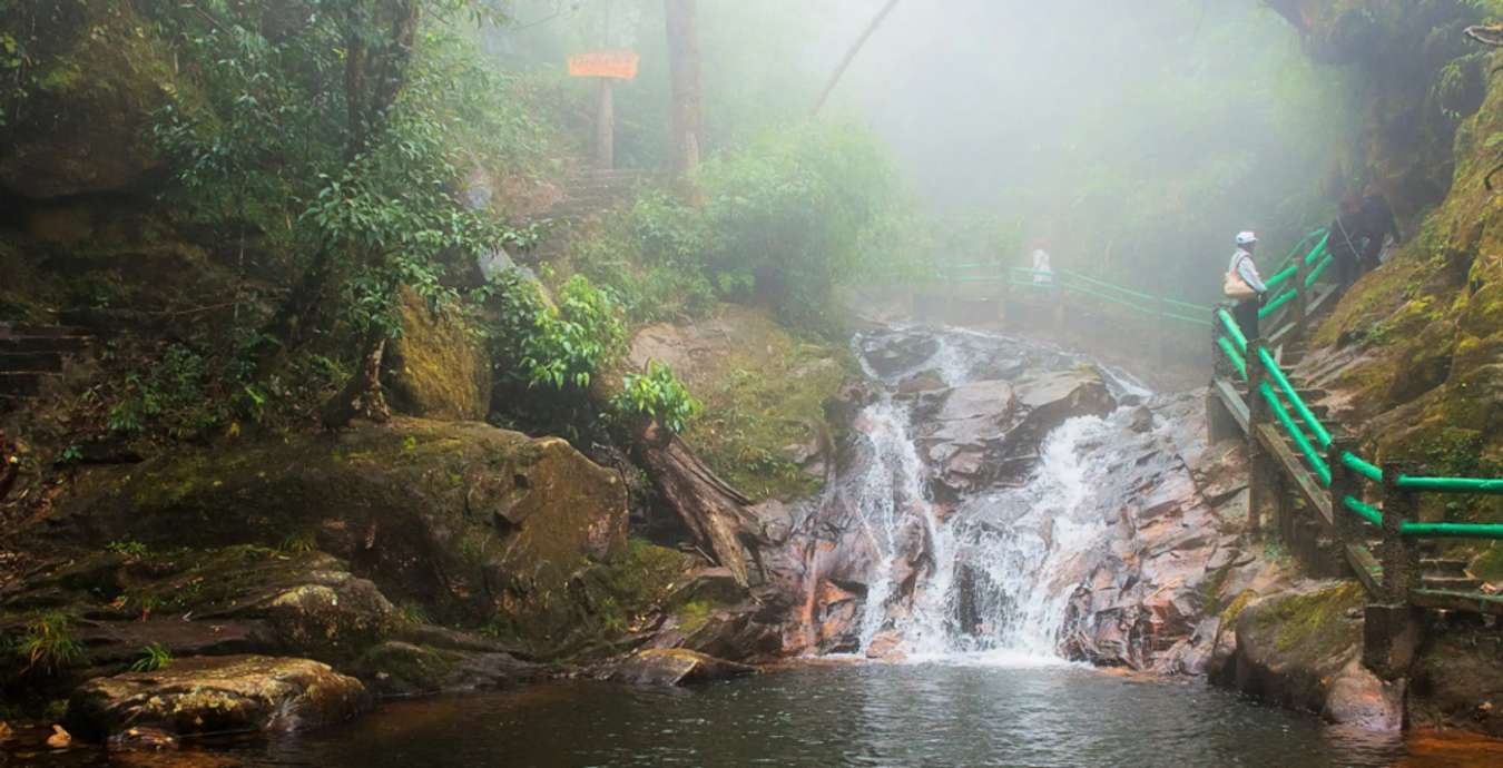 Thac tinh Yeu Waterfall