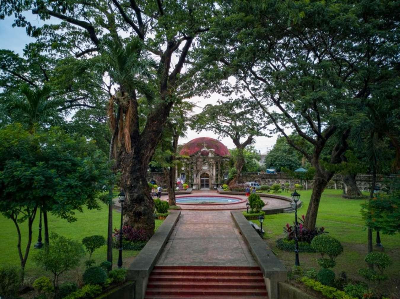 Paco Park and Cemetery