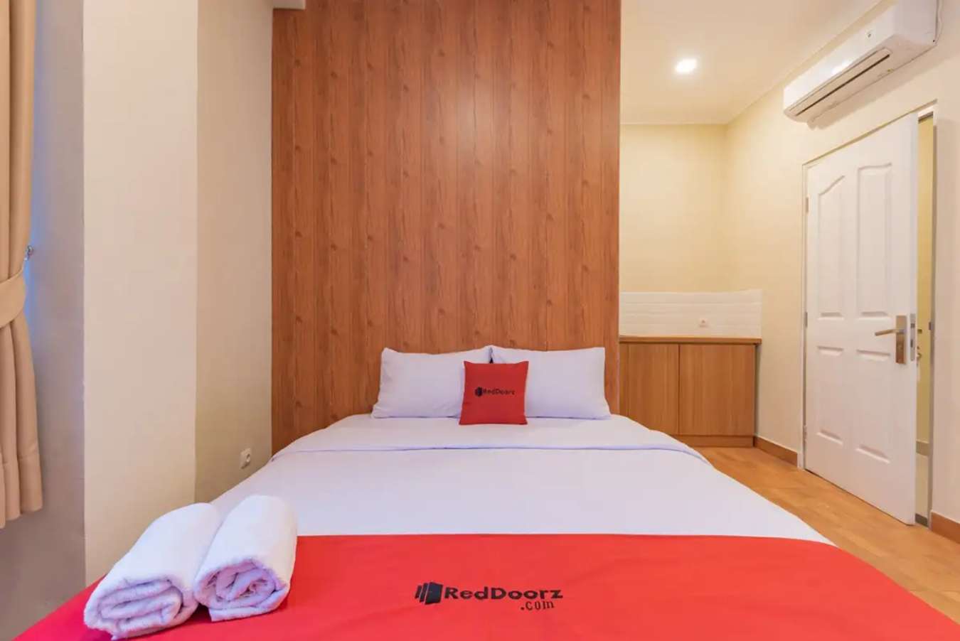 Bedroom - RedDoorz Plus @ Bagusrangin Street 2