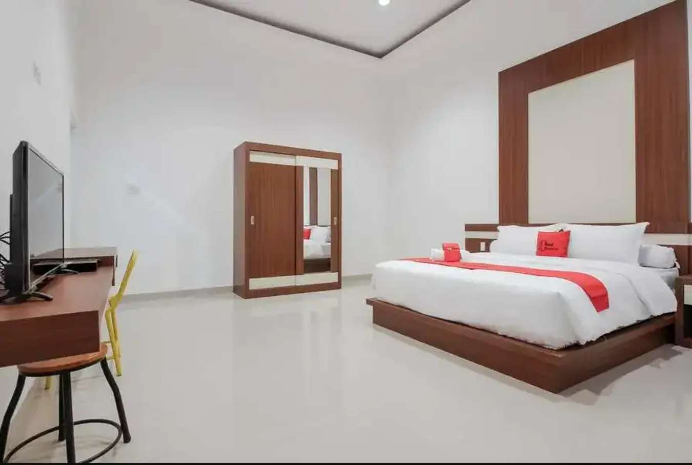 Bedroom - RedDoorz Premium Setiabudi Medan