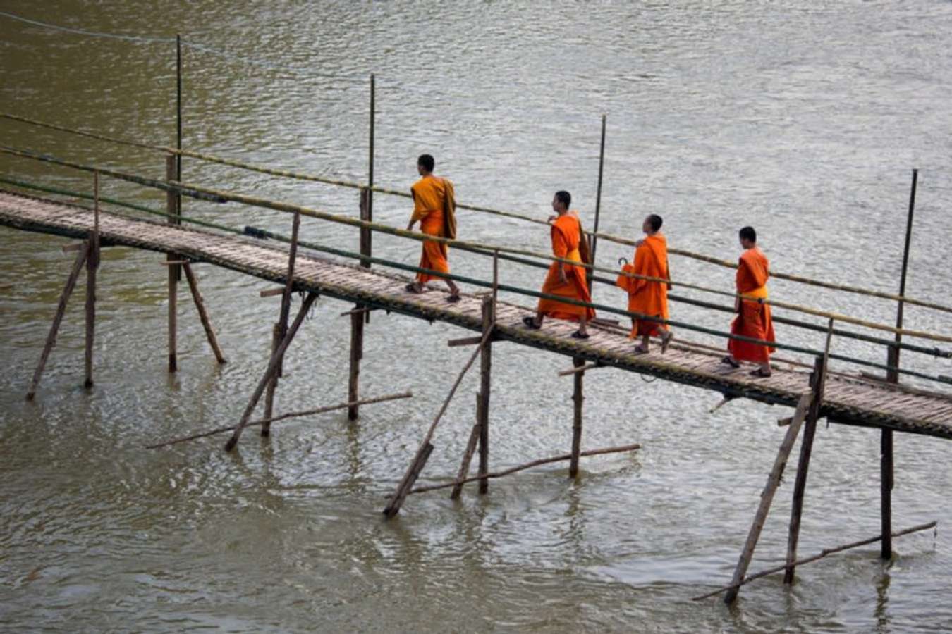 สะพานไม้ไผ่หลวงพระบาง