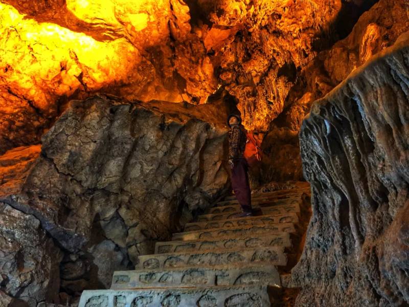 Lối đi trong hang động