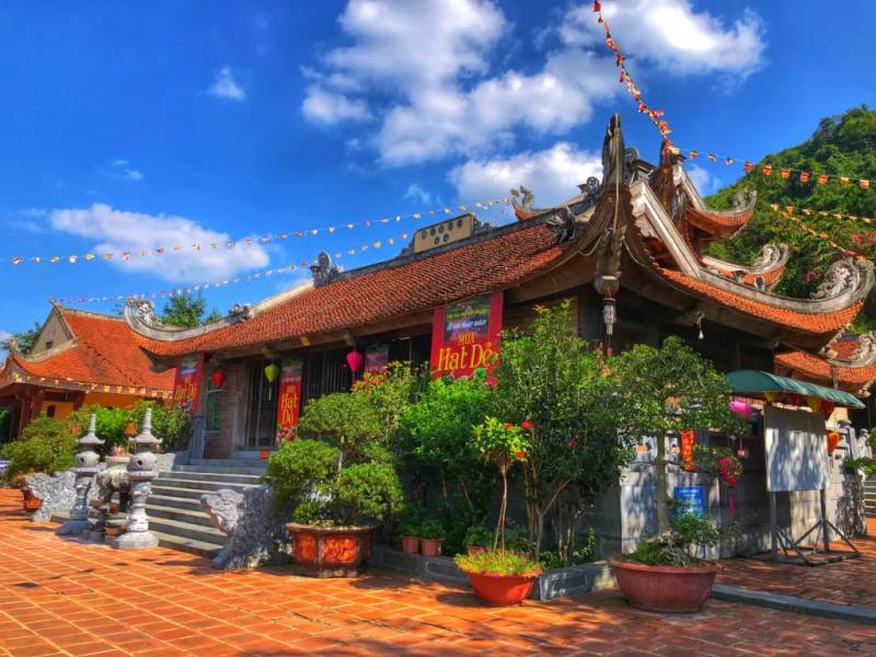 Đại hùng điện chùa Phật Tích Trúc Lâm Bản Giốc