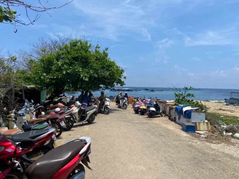 Bến tàu nơi nhóm mình đợi cano