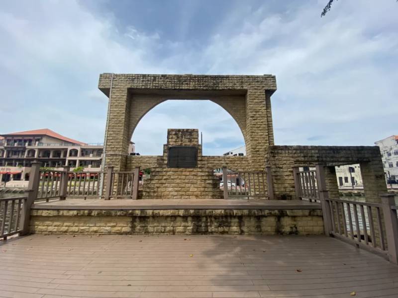 Di tích Bánh xe nước được dựng lại bên sông Malacca