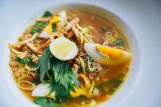 10 Rekomendasi Soto Ayam Terdekat di Surabaya! Wajib Masuk Wishlist Liburan Kuliner!, Travel Bestie