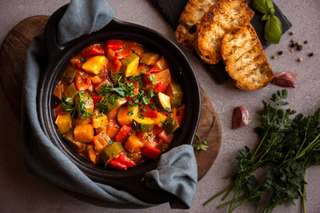 Mengenal Ratatouille, Makanan Khas Prancis yang Menyehatkan, Travel Bestie