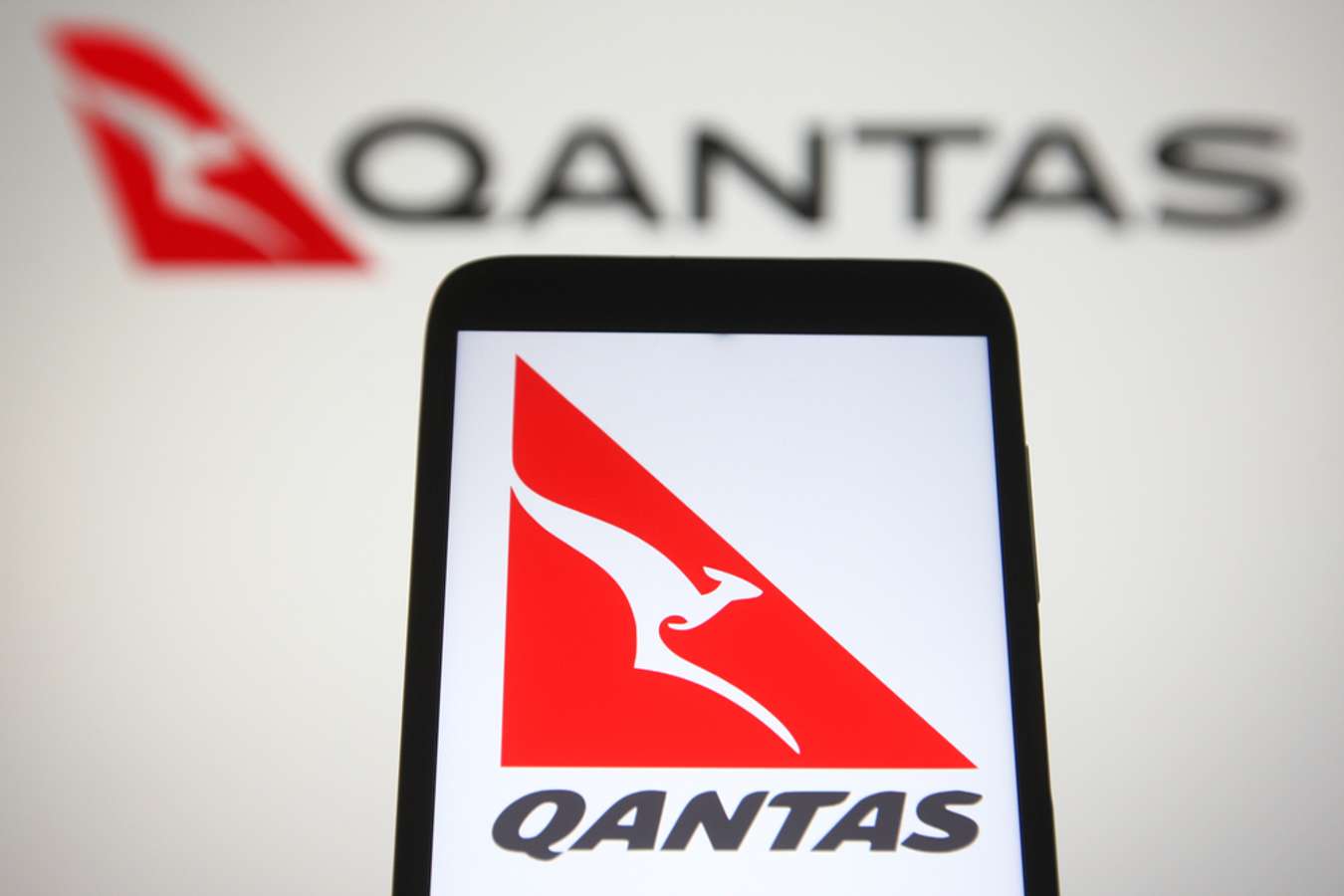 qantas travel booking
