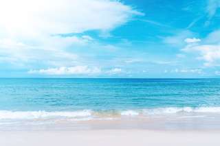 11 Rekomendasi Pantai di Gresik yang Cocok untuk Liburan Keluarga , Mas Bellboy