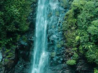 Air Terjun Tancak: Lokasi, Jam Buka, Tiket Masuk, dan Aktivitas Serunya, Mas Bellboy