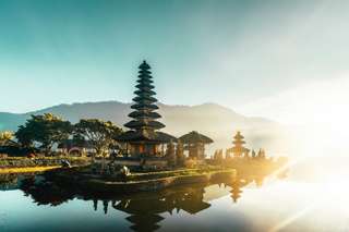 7 Essential Etiquette for Bali’s Temple, Xperience Team