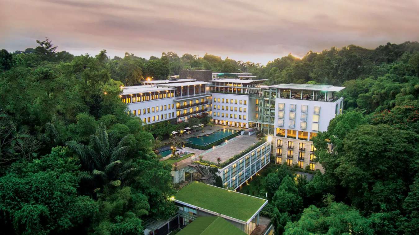 Padma Hotel Bandung - Building