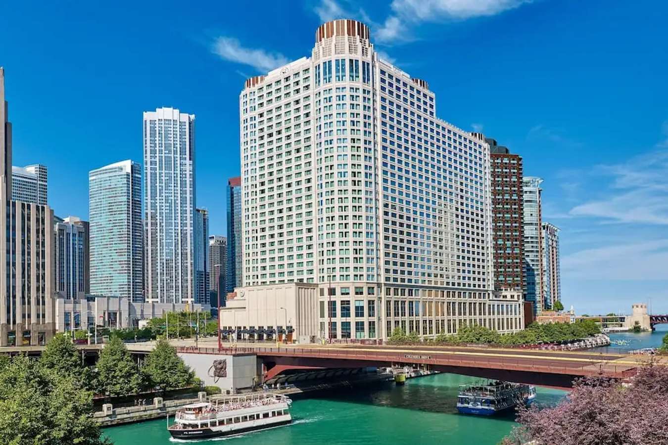 Sheraton Grand Chicago - Building