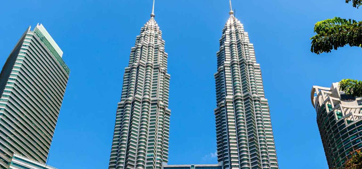 tipping in malaysia tour guide