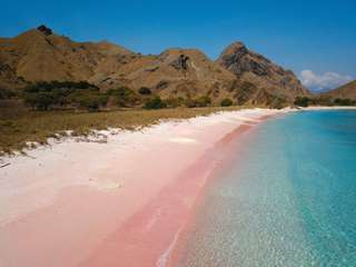 10 Pantai di Labuan Bajo dengan Keindahan yang Memukau, Xperience Team