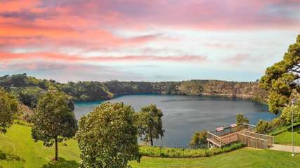 Road Trip from Adelaide to Mount Gambier: The Complete Guide, Traveloka Team