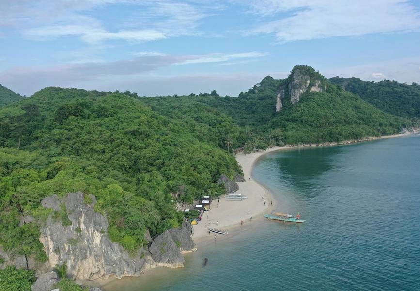 Borawan Island Resort by Cocotel is a cosy beach resorts in Quezon
