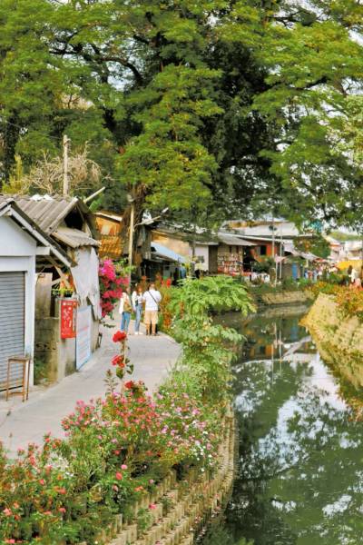 Con phố bên dòng sông - Khlong Mae Kha 