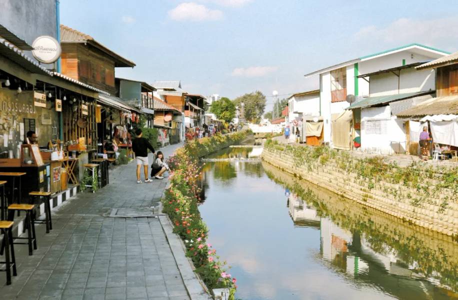 Con phố bên dòng sông - Khlong Mae Kha 