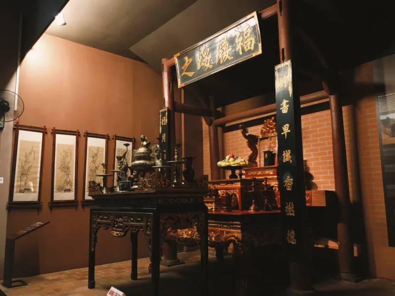 Bàn thờ nơi quen thuộc ở các nơi linh thiêng
