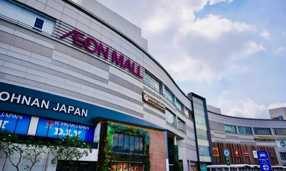 AEON Mall Bình Tân với không gian rộng rãi và các gian hàng đa dạng