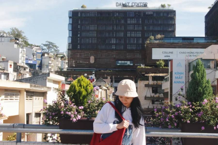 Góc check-in quen thuộc của các bạn trẻ khi tới chợ