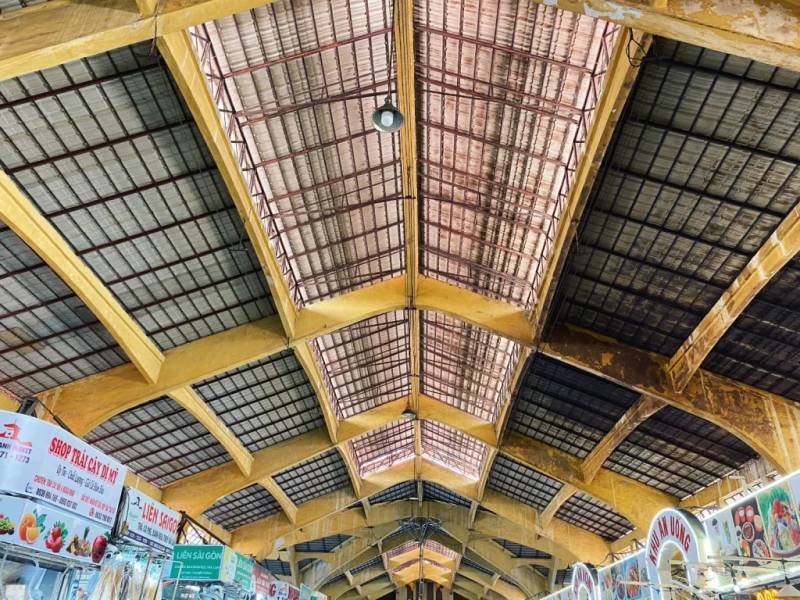 Kiến trúc bên trong chợ