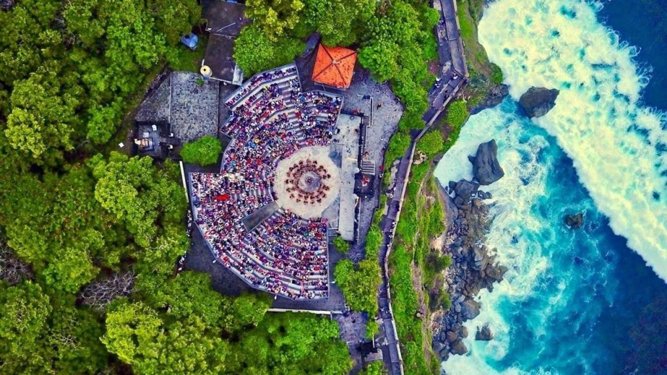 trình diễn Kecak Dance tại Đền Uluwatu