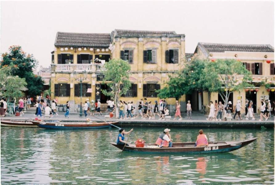 sông Hoài tháng 4